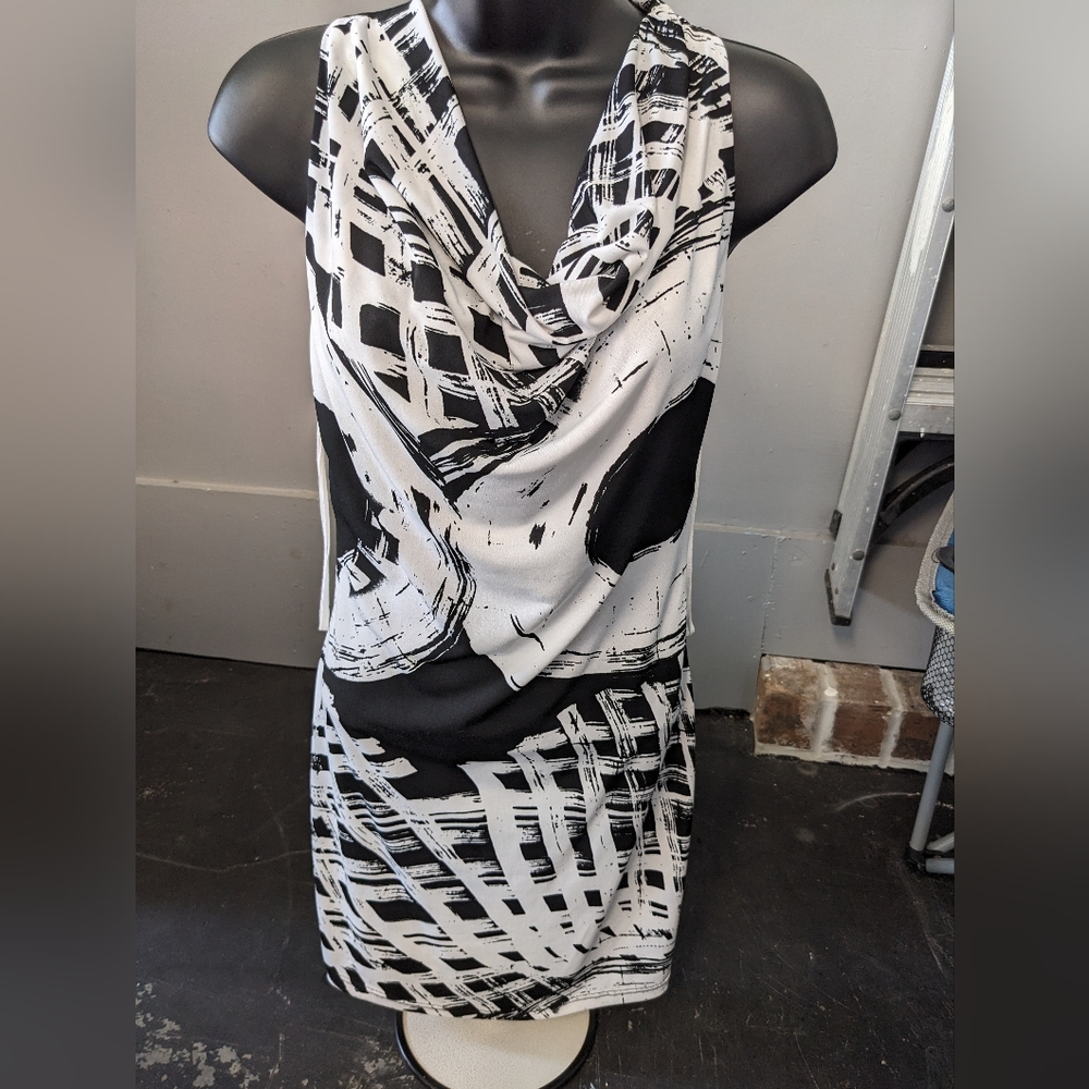 Large Women's Black & White Charlotte Russe Top